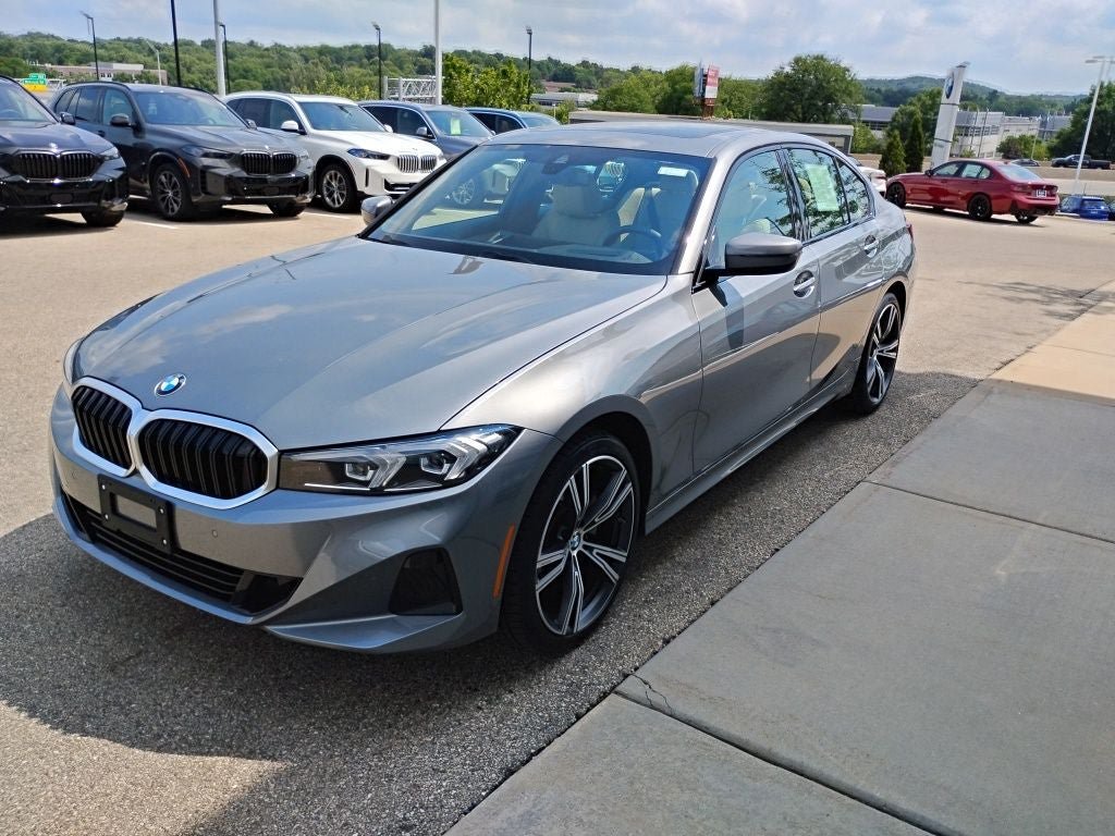 Used 2023 BMW 330i xDrive Sedan w/ Premium Package AWD/4WD image 8