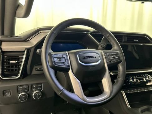 Used 2025 GMC Sierra 2500 Denali w/ Denali Reserve Package AWD/4WD image 9
