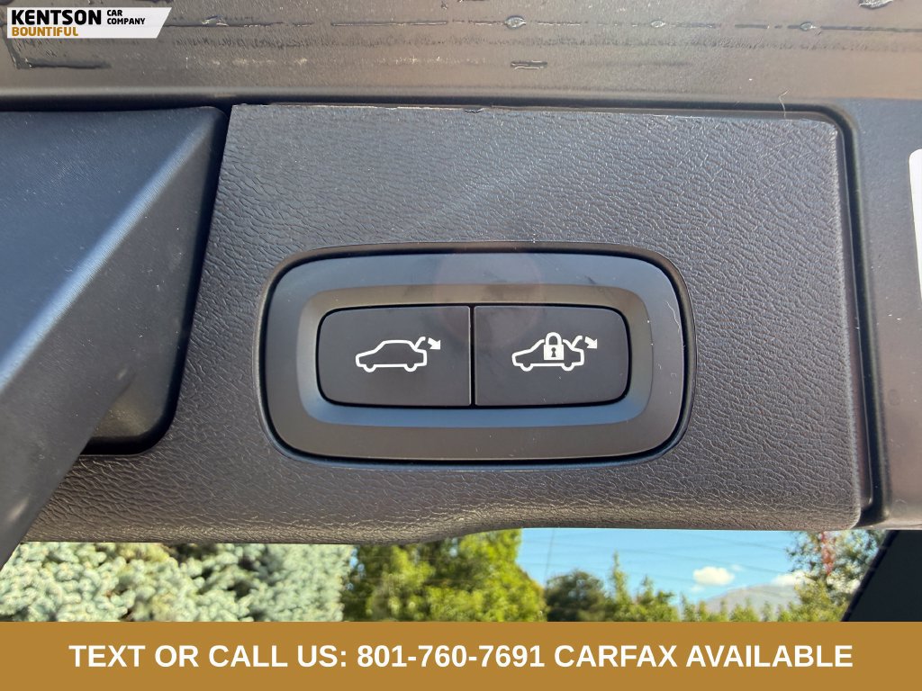 Used 2026 Volvo XC60 B5 Plus AWD/4WD image 33