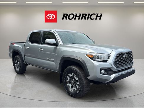 Used 2023 Toyota Tacoma TRD Off-Road AWD/4WD image 5