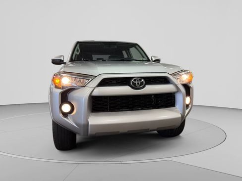 Used 2016 Toyota 4Runner SR5 AWD/4WD image 41