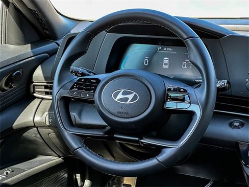 Used 2025 Hyundai Elantra Sport image 29