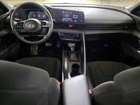 Certified 2025 Hyundai Elantra Sport FWD image 18