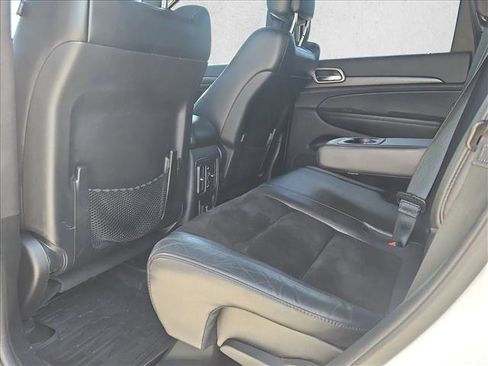 Used 2017 Jeep Grand Cherokee Altitude image 19