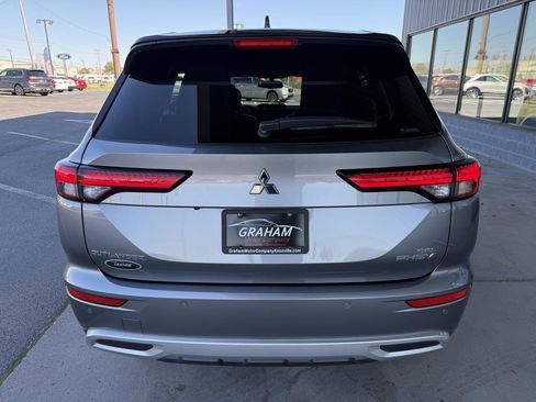 Used 2023 Mitsubishi Outlander SEL 40th Anniversary image 6