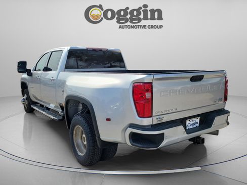 Used 2020 Chevrolet Silverado 3500 High Country image 3