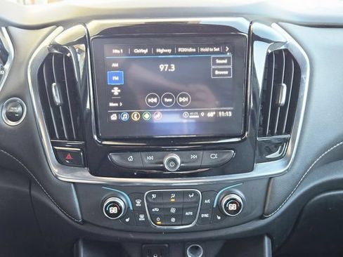 Used 2023 Chevrolet Traverse LT FWD image 22