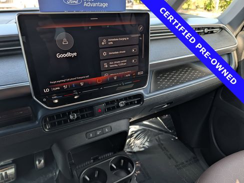 Used 2025 Volkswagen ID. Buzz Pro S RWD image 30