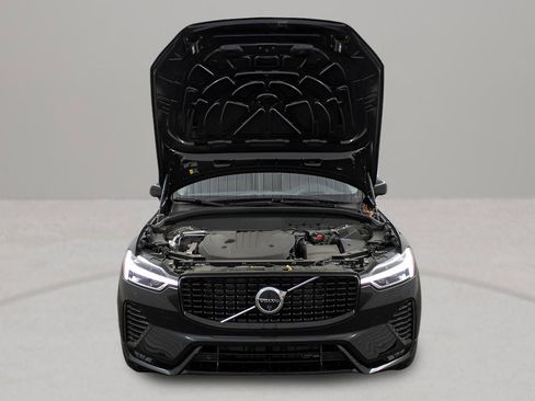 Certified 2025 Volvo XC60 B5 Ultra AWD/4WD image 30