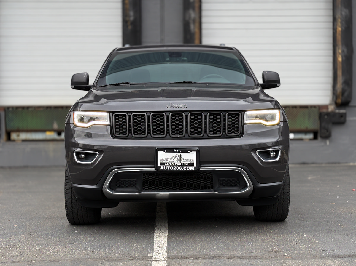Used 2018 Jeep Grand Cherokee Limited w/ Luxury Group II AWD/4WD image 9