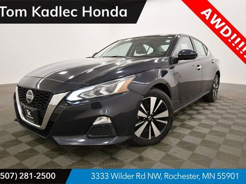 Used 2021 Nissan Altima 2.5 SV w/ SV Premium Package image 1