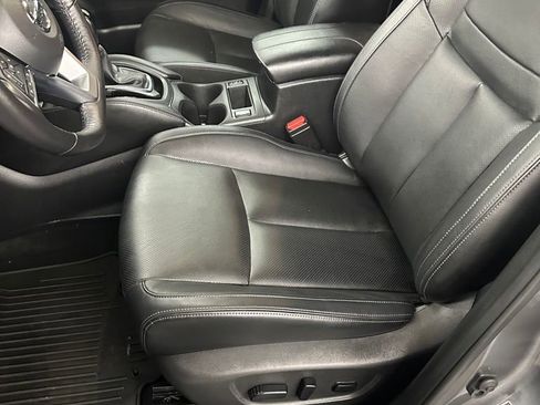 Used 2018 Nissan Rogue SL w/ Premium Package AWD/4WD image 14