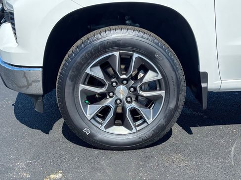 Used 2024 Chevrolet Silverado 1500 LT AWD/4WD image 11