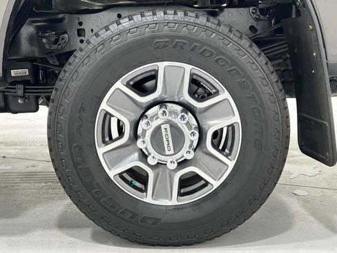 Used 2025 Ford F350 Lariat image 10