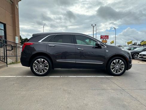 Used 2017 Cadillac XT5 Premium Luxury FWD image 4