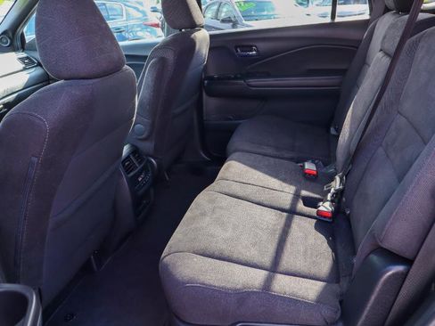 Used 2022 Honda Pilot Sport image 11