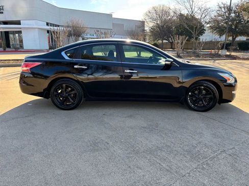 Used 2014 Nissan Altima 2.5 SV w/ Convenience Package FWD image 4