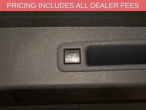 Certified 2025 Toyota Sienna XLE FWD image 6