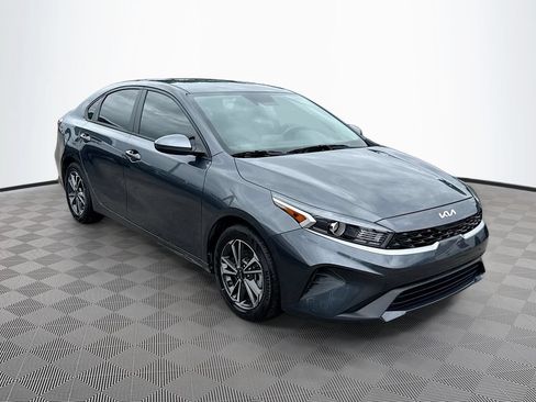 Used 2023 Kia Forte Sedan FWD image 4