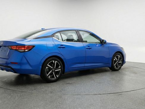 Used 2025 Nissan Sentra SV FWD image 9