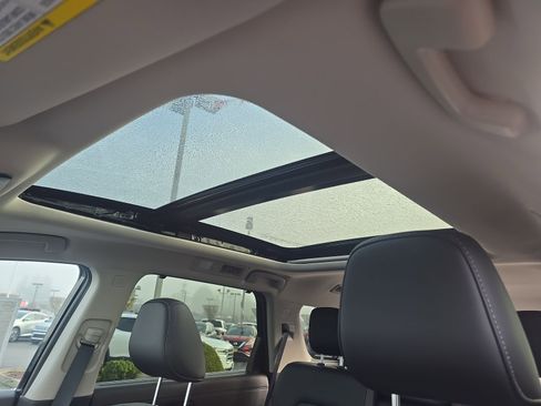 New 2025 Nissan Pathfinder Platinum image 23