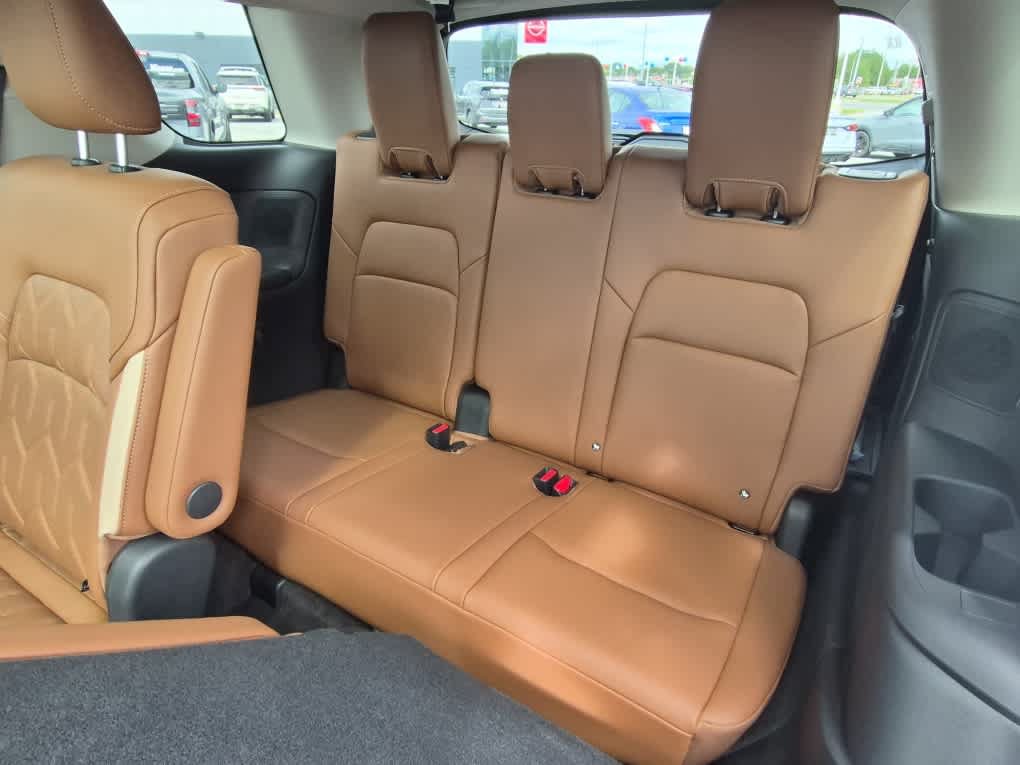 New 2026 Nissan Pathfinder Platinum FWD image 7