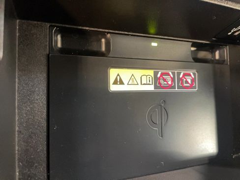 Used 2023 Toyota bZ4X AWD image 15