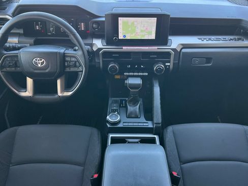 Used 2025 Toyota Tacoma SR5 w/ SR5 Upgrade Package AWD/4WD image 16