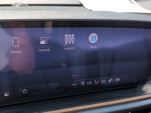 Used 2024 Buick Envision Avenir AWD/4WD image 21