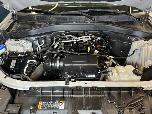 Used 2021 Ford Explorer XLT AWD/4WD image 24