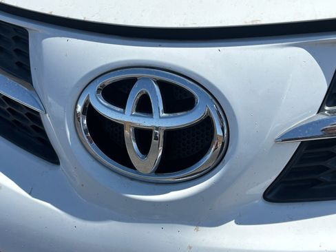 Used 2015 Toyota RAV4 LE AWD/4WD image 9