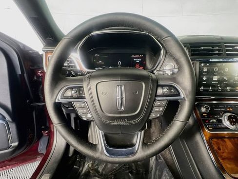 Used 2018 Lincoln Continental Premiere FWD image 16