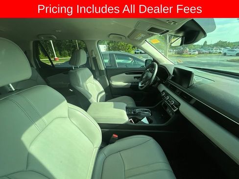 Used 2025 Honda Pilot EX-L image 3