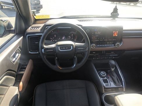 Used 2025 GMC Canyon AT4 image 28