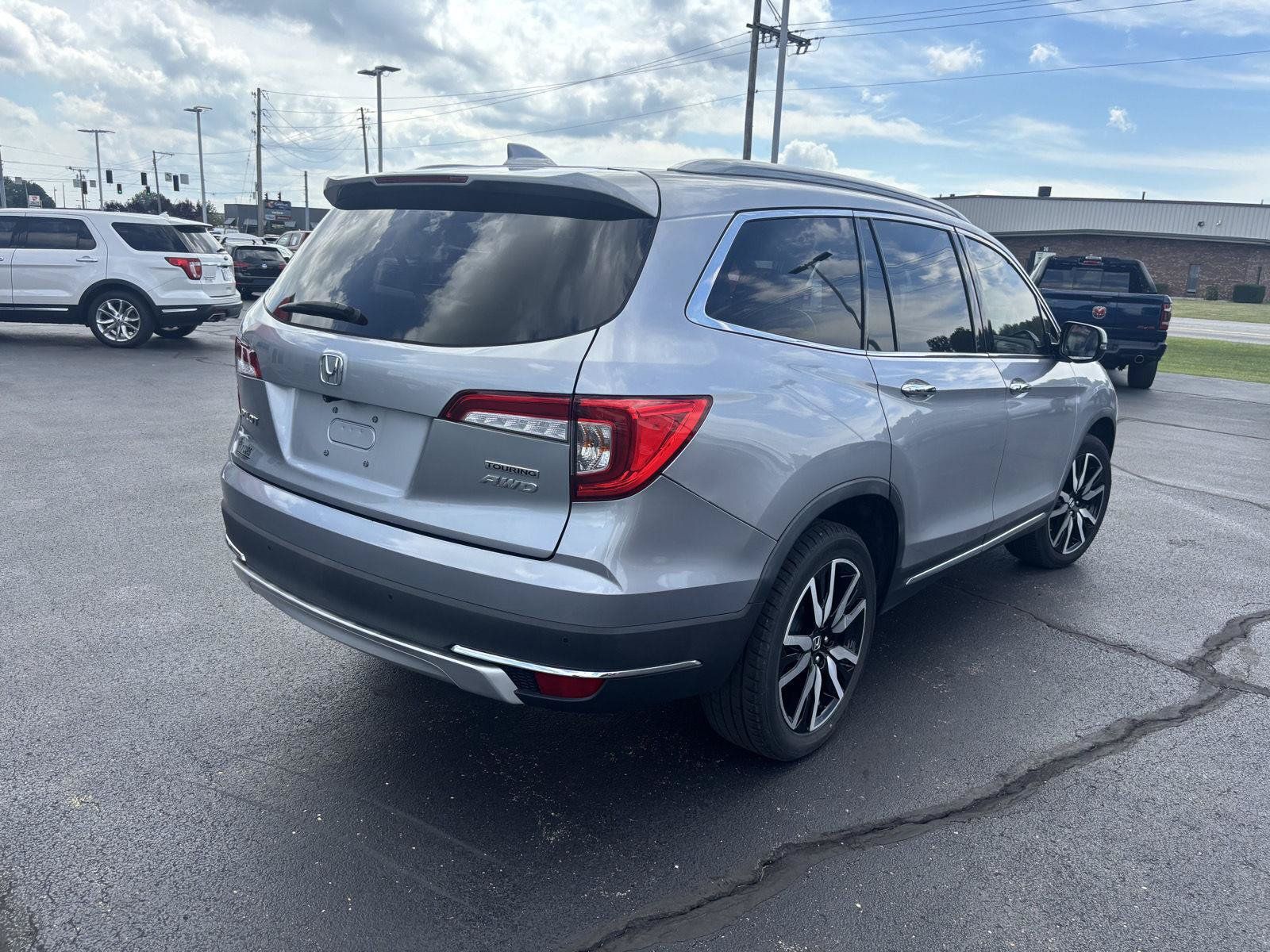 Used 2019 Honda Pilot Touring image 6