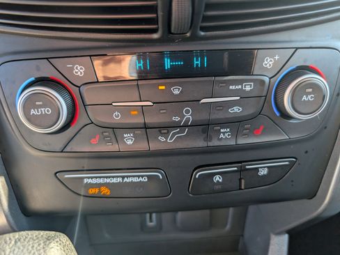 Used 2019 Ford Escape SE image 19