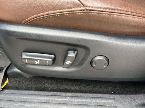 Used 2023 Toyota 4Runner Limited image 11