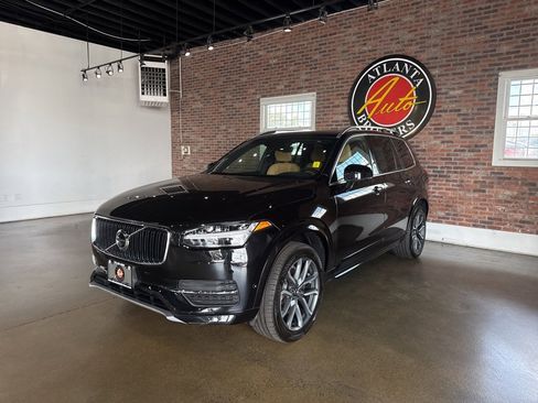 Used 2018 Volvo XC90 T6 Momentum w/ Convenience Package image 12