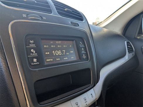 Used 2020 Dodge Journey SE image 28
