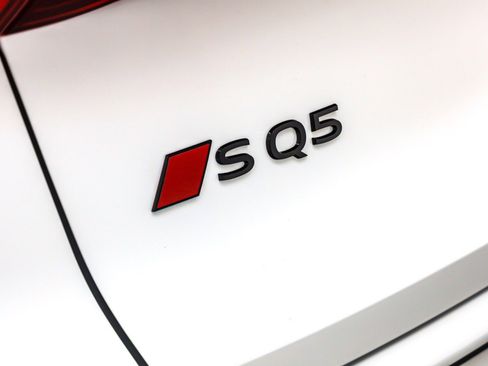 New 2025 Audi SQ5 Premium Plus image 9