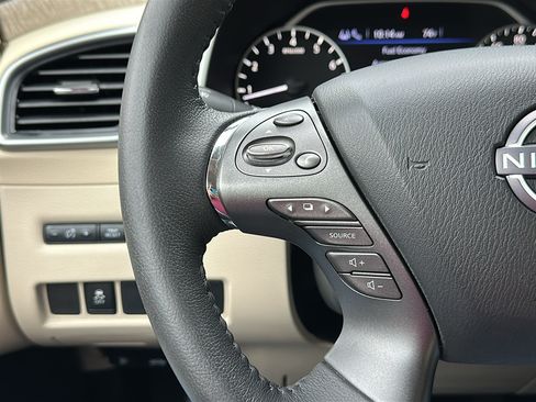 Used 2024 Nissan Murano SV AWD/4WD image 16