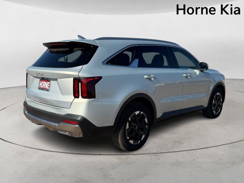 New 2026 Kia Sorento S image 4