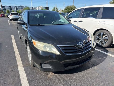 Used 2011 Toyota Camry LE w/ LE Extra-Value Pkg FWD image 5