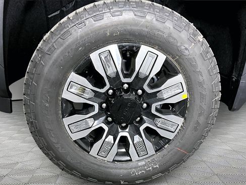 New 2026 GMC Sierra 2500 Denali w/ Denali Reserve Package image 13