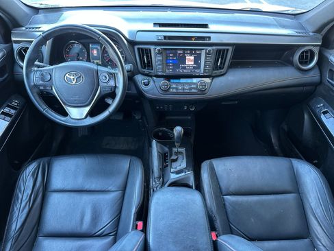 Used 2016 Toyota RAV4 SE image 12