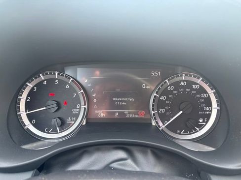 Used 2024 Toyota Highlander XLE FWD image 10
