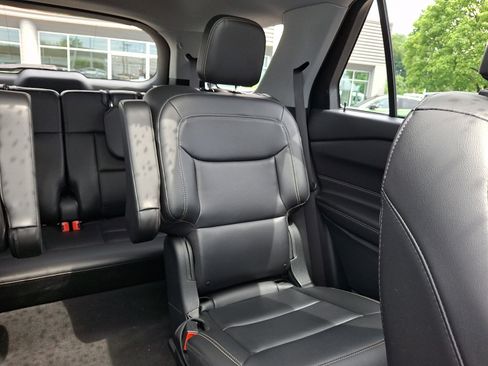 Certified 2023 Ford Explorer XLT w/ Equipment Group 202A AWD/4WD image 18