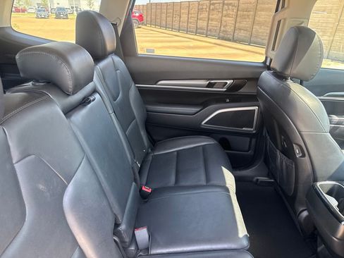 Used 2020 Kia Telluride S w/ S 8 Passenger Seating Package FWD image 32