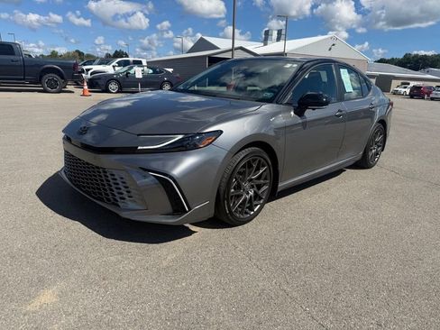 Used 2025 Toyota Camry XSE w/ Premium Plus Package AWD/4WD image 2