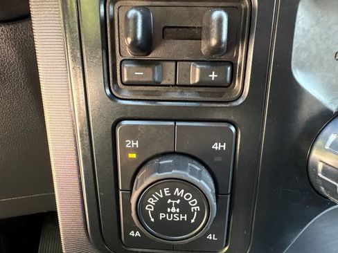 Certified 2025 Ford F150 Platinum AWD/4WD image 34